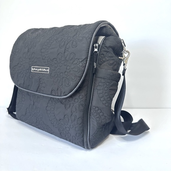 Petunia Pickle Bottom convertible diaper bag quilted black - Picture 3 of 15